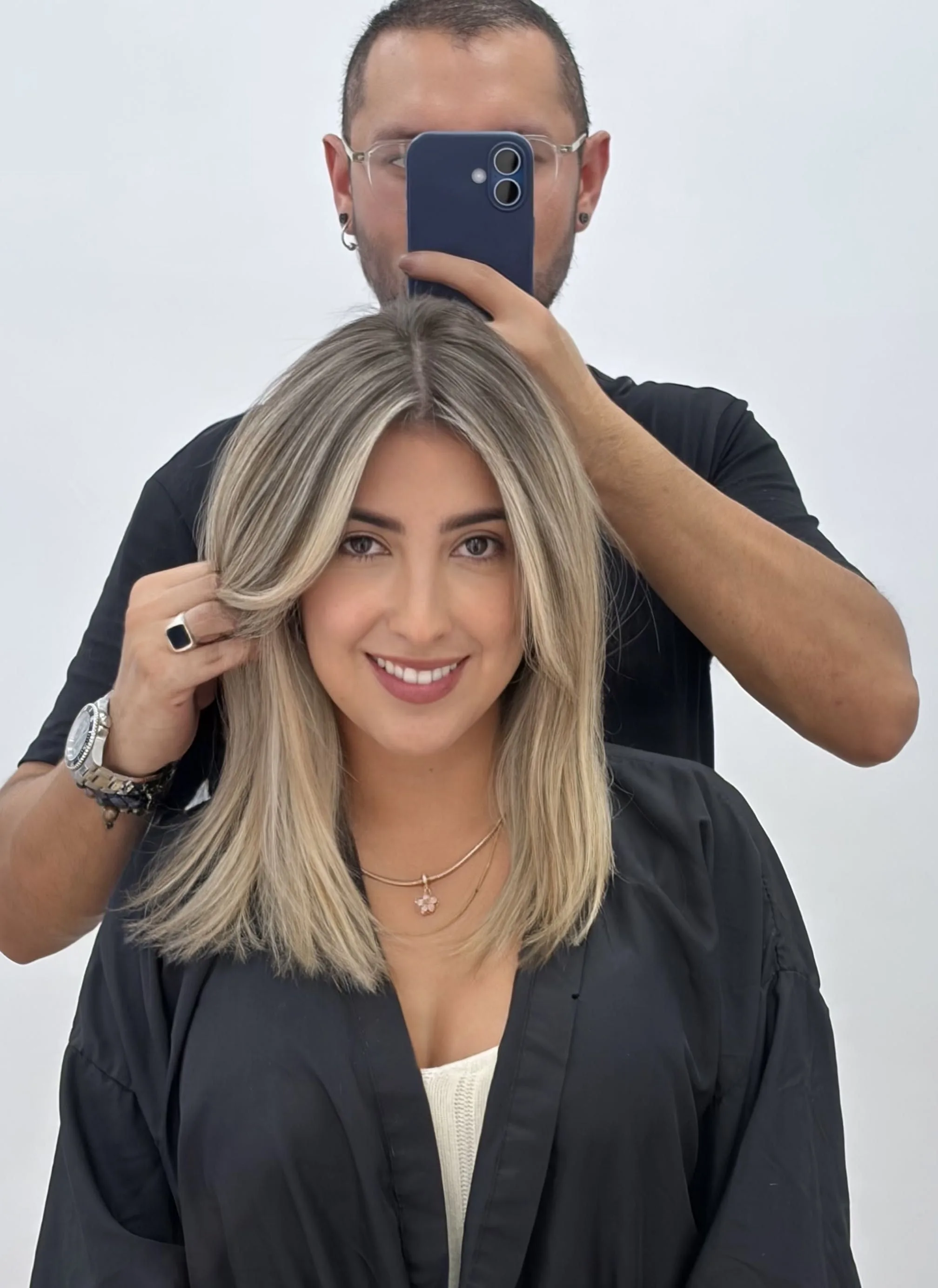 Melena rubia media con acabado pulido en peluqueria Gago by Andrés Barcelona